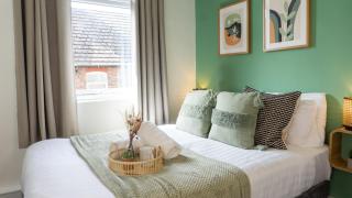 Bevington House - Air Host & Stay - 3 Bedroom Close to City Centre - 0