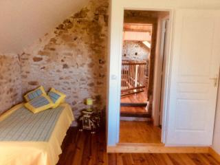 Fermette rénovée avec charme, 4 chambres, jardin, poêle bois, internet, animaux acceptés - FR-1-489-246 - Beaune dʼAllier - 7