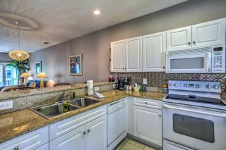 Sunny Coastal Condo about 1 Mi to N Myrtle Beach! - Myrtle Beach - 1