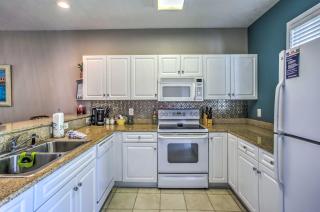 Sunny Coastal Condo about 1 Mi to N Myrtle Beach! - Myrtle Beach - 1
