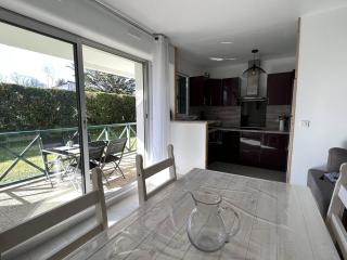 Appartement T2 confortable avec terrasse sud et parking, au calme, proche commerces, petit animal accepté - FR-1-495-6 - Cambo-les-Bains - 4