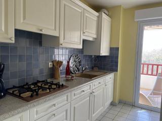 Charmant T2 à Cambo-les-Bains : Terrasse, Parking, Internet - FR-1-495-76 - Cambo-les-Bains - 2