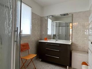 Appartement T2 confortable à Cambo-les-Bains avec terrasse et parking proche centre et thermes - FR-1-495-58 - Cambo-les-Bains - 2