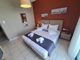 Kiki's Seaview House - 3