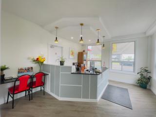 Super 8 by Wyndham Pembroke - 9