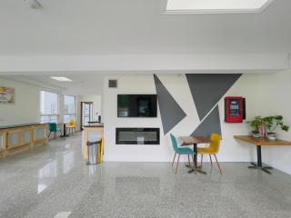 Super 8 by Wyndham Pembroke - Pembroke - 1