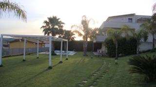 appartamento in villa con piscina - 4