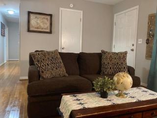3 bed 1.5 bath Central location, 11 min to base - Columbus - 6