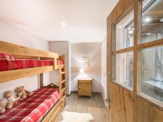 Appartement skis aux pieds avec espace bien-être, 3 chambres, cheminée, et terrasse à Méribel - FR-1-565-3 - 4