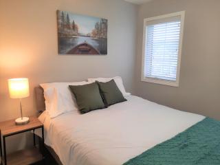 Boho Retreat by Park - Calgary - 5