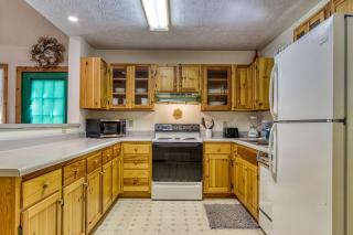 Laurel Cottage, 1089 FREE tickets each paid day, Dollywood and More - Sevierville - 8