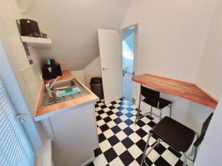 Beachcomber Holiday Apartments - Swanage - 9