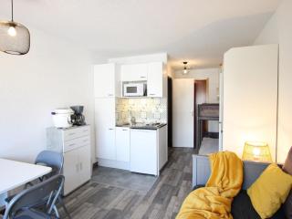 Studio rénové au pied des pistes avec balcon et parking couvert à Chamrousse - FR-1-340-234 - 8