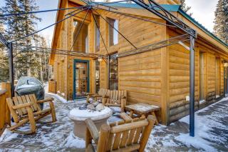 Private Luxury Mountain Retreat with a Private Hot Tub Surrounded by Wildlife - Moose Haven - 2