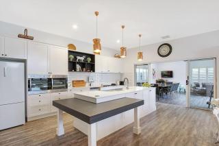 The Silver Bull Holiday House - Yarrawonga - 4