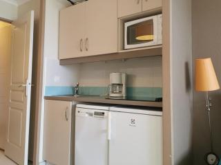 Appartement avec Vue Mer, Piscine et Parking à Cannes la Bocca, à 200m de la Plage - FR-1-609-55 - Cannes - 4