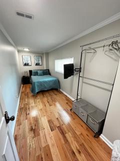Atlanta Unit 2 Room 3 - Atlanta Bests Kept Secret Private Bedroom & Bathroom - Atlanta - 6