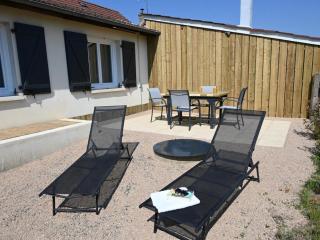 Maison de charme à Villeneuve sur Allier, jardin paisible, idéal pour 4 pers., linge fourni - FR-1-489-372 - 8