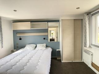 Mobil-home PMR tout confort, 200m plage, piscine, 4 pers, 2 chambres, parking, wifi, ménage inclus - FR-1-361A-42 - Jullouville-les-Pins - 3