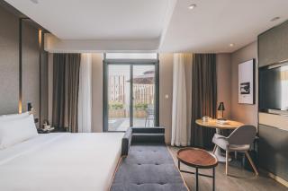Atour Hotel Ningbo Jishi Harbor Outlets - Ningbo - 1