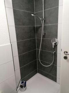 Deluxe Zeppelin Apartment - 3