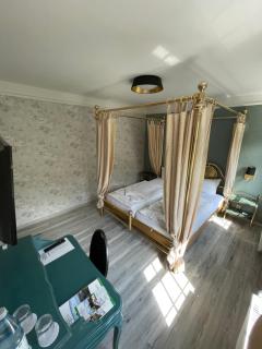 Hotel Hennesburg - 9