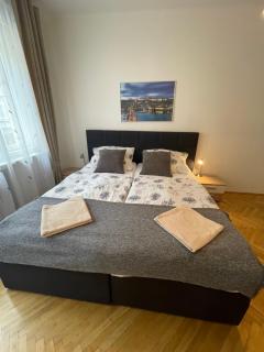 Agnes - Romance in city - Prag - 3