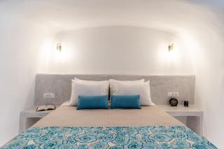 Wine and Yard Caves - 2