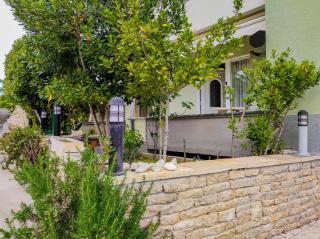 Locus Apartments - Petrcane - 2