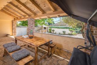 Casa Viktoria with private garden and BBQ - Košinožići - 0
