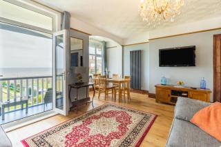 Beachside Apartment - 2