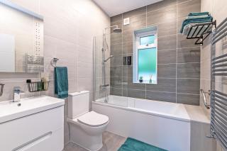 Family and Dog Friendly Luxury 3 Bed Property - With hot tub - 3