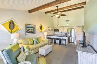 Coastal Condo with Pool Access Less Than 1 Mi to Beach! - Sanibel - 0
