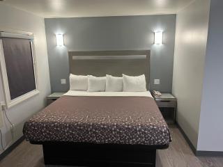 112 Motel - Medford - 4