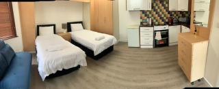 Beautiful Studio apartment with free parking - Ilford - 1