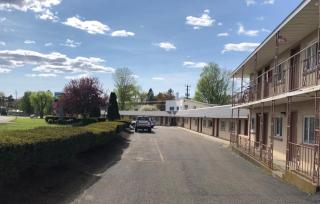DEEPWELL MOTEL - 6