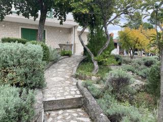 Lavender and Salt Holiday Home - Banjol - 4