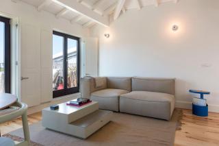 Boavista Penthouse w/ 2 Balconies & AC by LovelyStay - Porto - 7