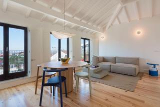 Boavista Penthouse w/ 2 Balconies & AC by LovelyStay - Porto - 6