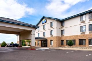 Days Inn & Suites by Wyndham Denver International Airport - 0