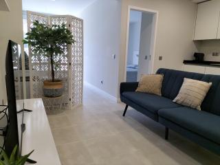 Amazing Green Tower 3 Castle flat with Balcony - 4