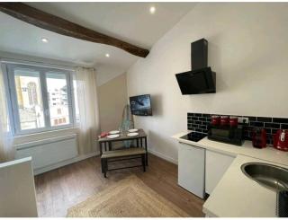 The California Dream - hyper-centre - 2mn gare SNCF - WIFI NETFLIX gratuit - Niort - 5