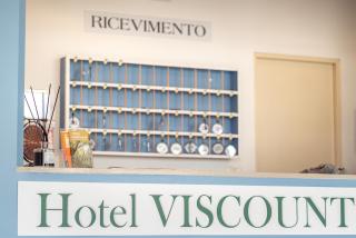 Hotel Viscount - 8