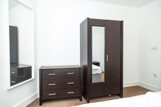 Serviced Apartment In Liverpool City Centre - Free Parking - Balcony - by Happy Days - Liverpool - 2