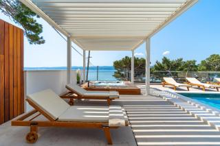 Villa Bava with 4 En-suite Bedrooms, Heated 33 sqm Pool - 6