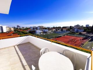 Sun Kissed Apartment - 8