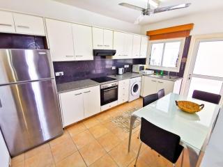 Sun Kissed Apartment - Larnaca - 2