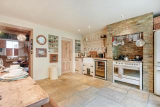 Traditional London Townhouse close to Battersea Park by UnderTheDoormat - Londra - 0