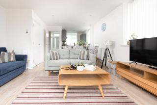 Kingsley House - Free Parking & WiFi - Close to Newquay's Beaches - 9