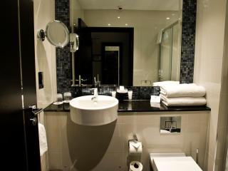 The Lodge at Kingswood - Epsom - 8